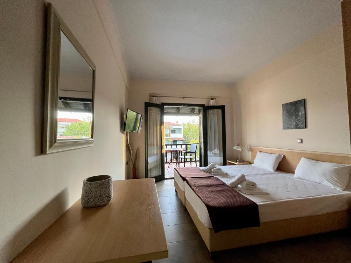 Eden Hotel Афітос Екстер'єр фото